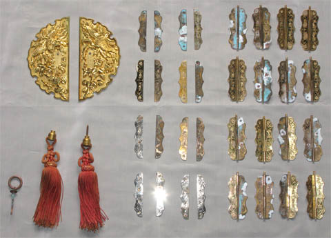 補修前の仏間の扉の金具